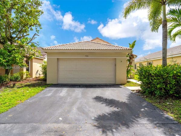 4366 Mahogany Ridge Dr , Weston, FL 33331