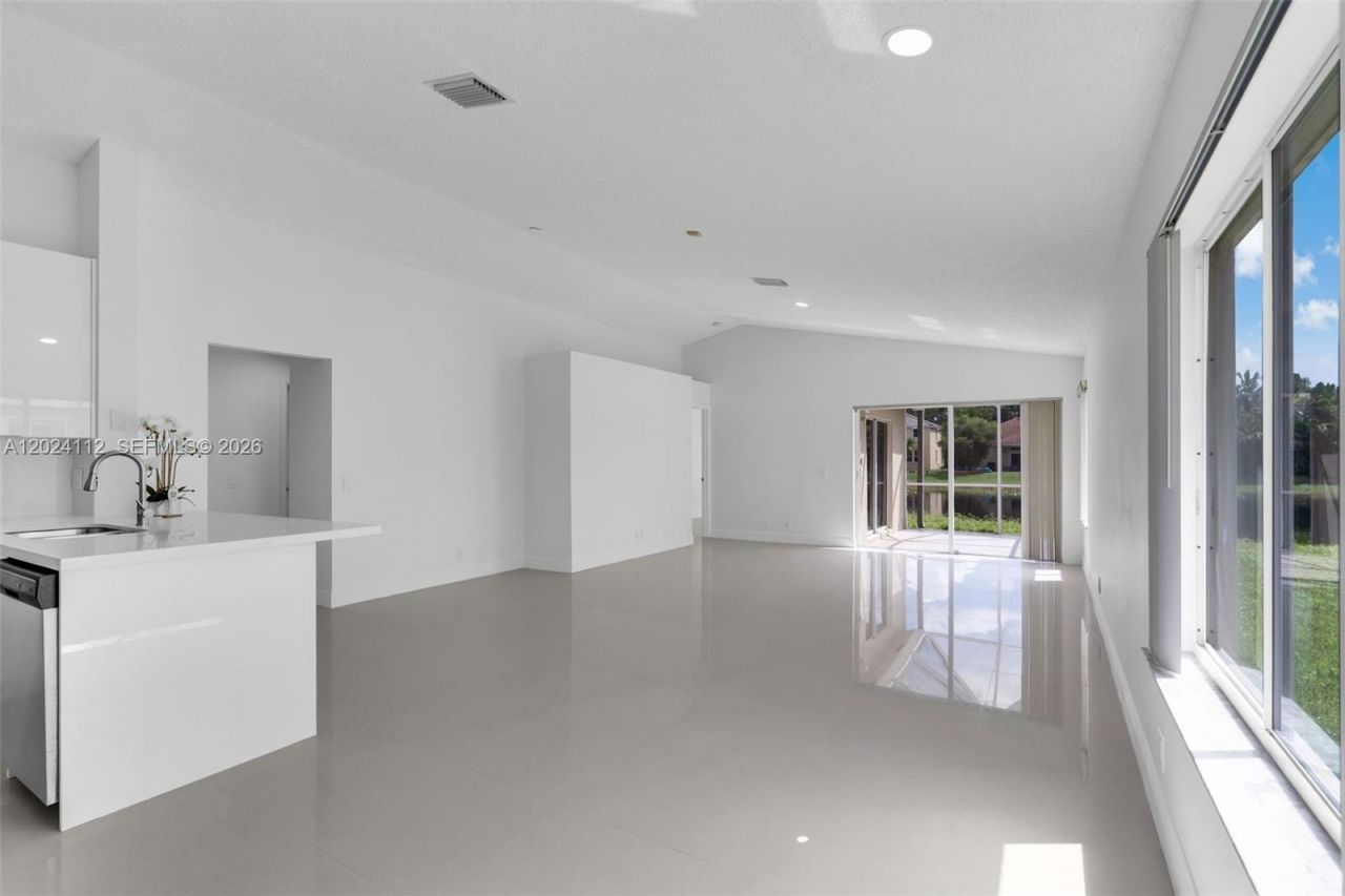 4366 Mahogany Ridge Dr , Weston, FL 33331 Photo