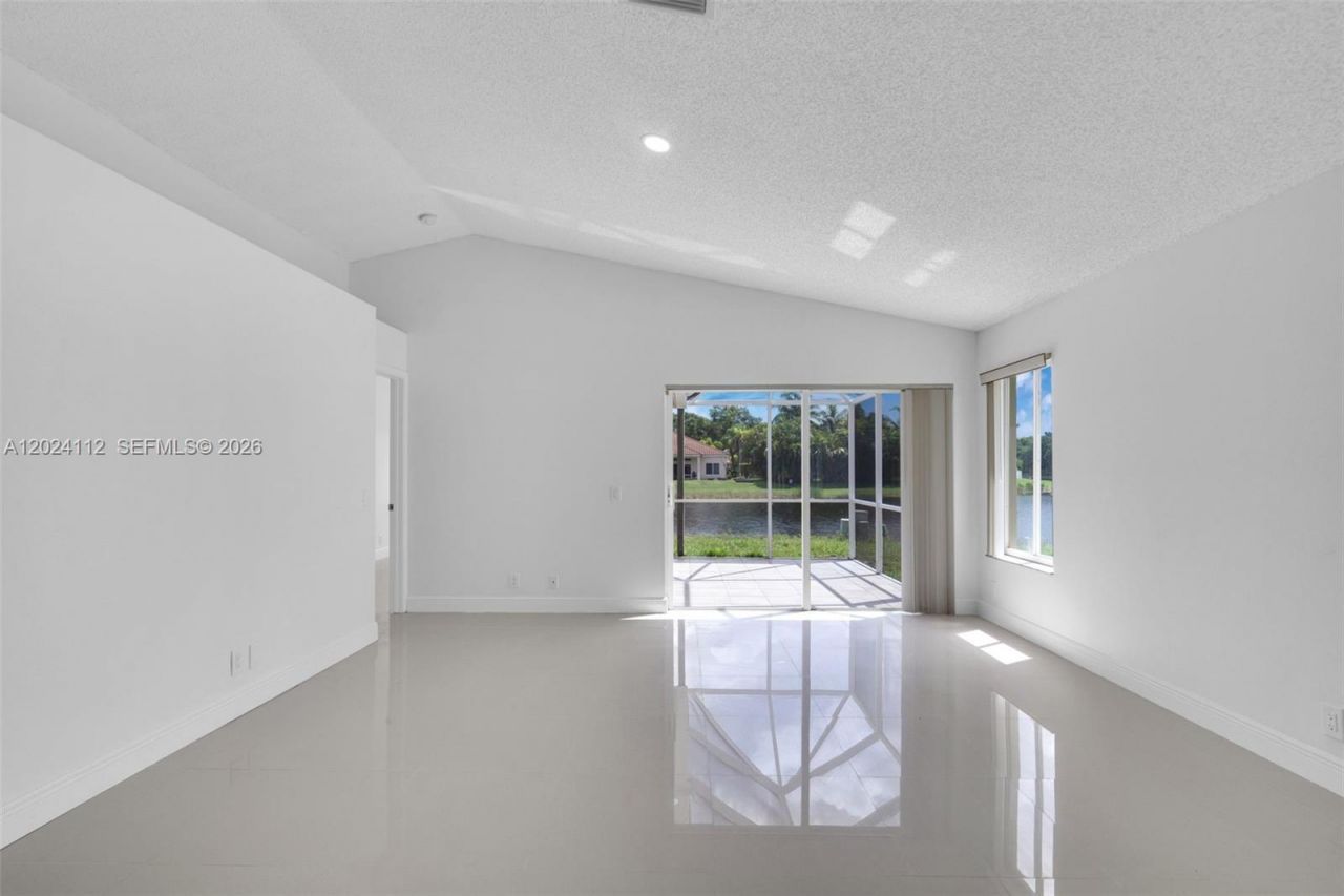 4366 Mahogany Ridge Dr , Weston, FL 33331 Photo