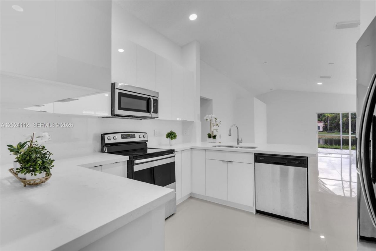 4366 Mahogany Ridge Dr , Weston, FL 33331 Photo