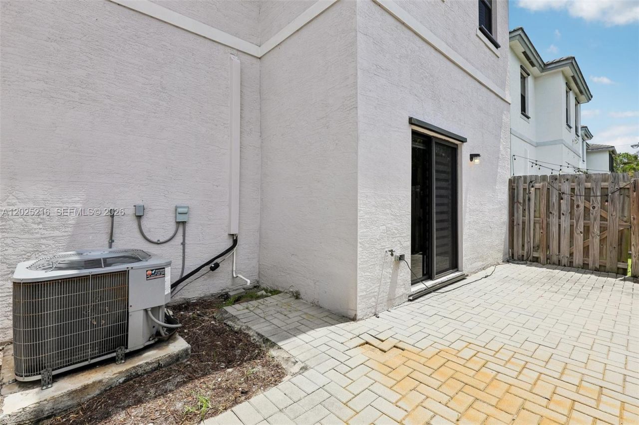 1526 SW 29th St , Fort Lauderdale, FL 33315 Photo
