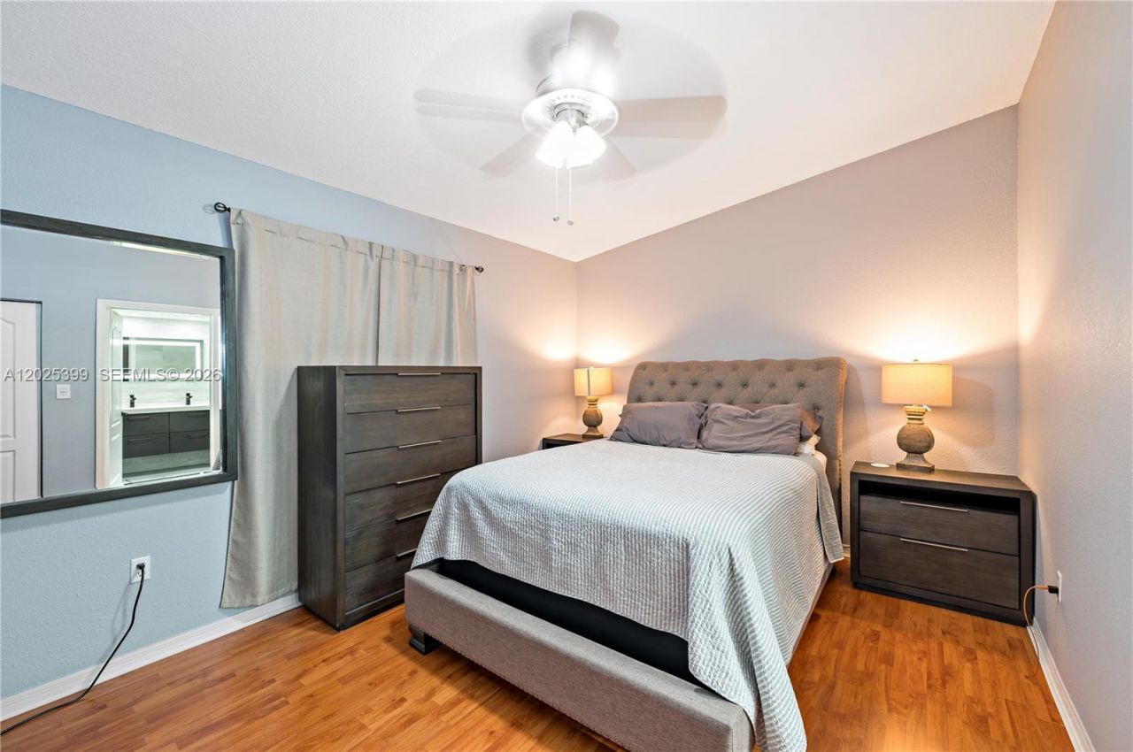 9046 NW 121st Ter , Unit 90, Hialeah Gardens, FL 33018 Photo