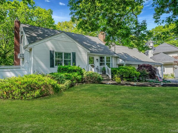 53 Mobrey Lane , Smithtown, NY 11787