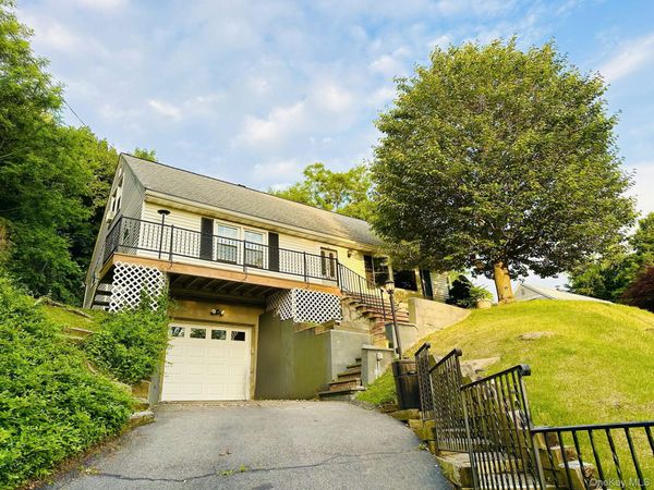 5 Meadowbrook Drive, Ossining, NY 10562