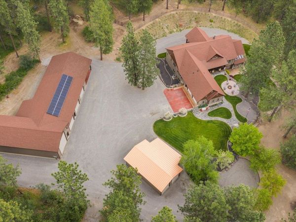27013 E Strong Ln, Newman Lake, WA 99025