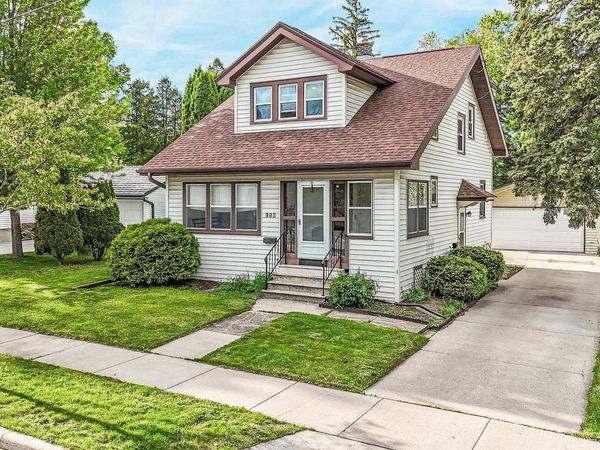 110 E RANDALL STREET, Appleton, WI 54911