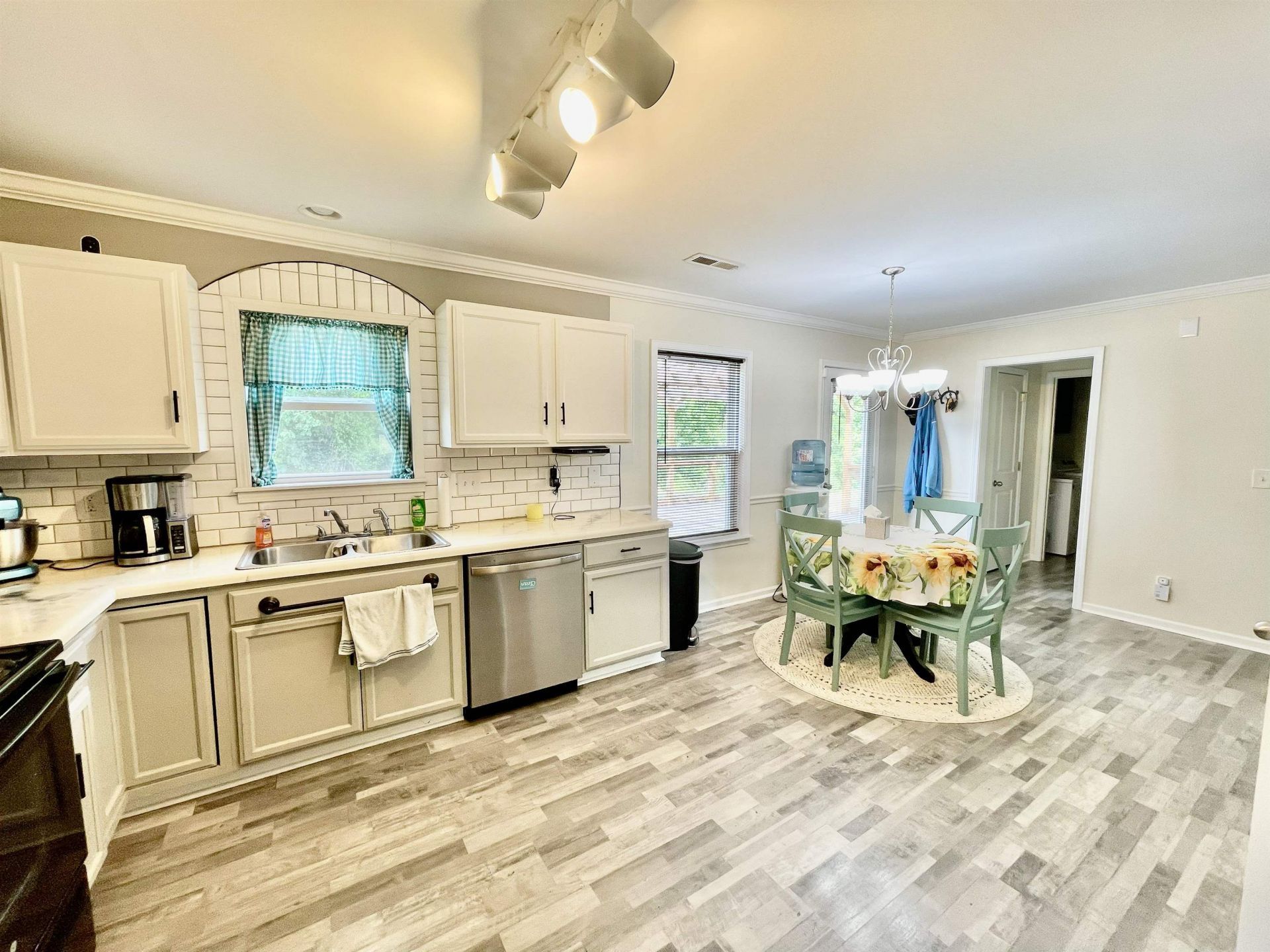 101 Winding Path Dr.  Photo 7
