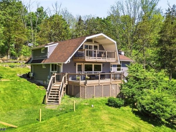 901 Wall St, Stillwater, NJ 07860