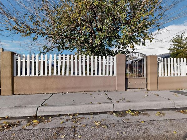 305 San Jose Avenue SE, Albuquerque, NM 87102