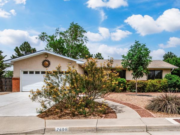 7609 Summer Avenue NE, Albuquerque, NM 87110