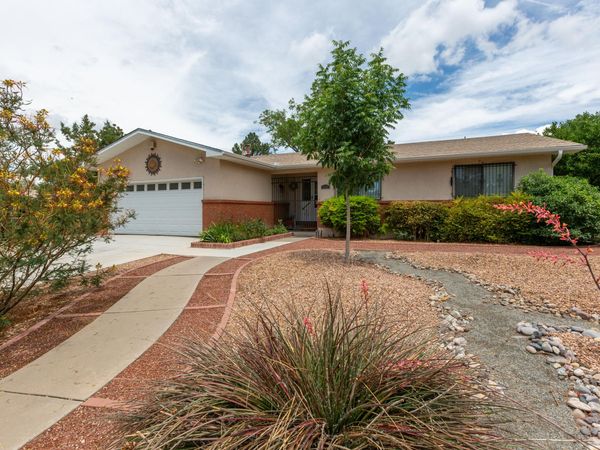 7609 Summer Avenue NE, Albuquerque, NM 87110