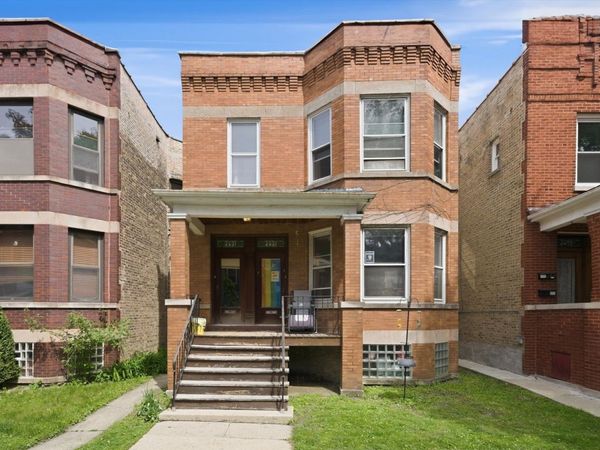 3531 N Oakley Avenue, Chicago, IL 60618