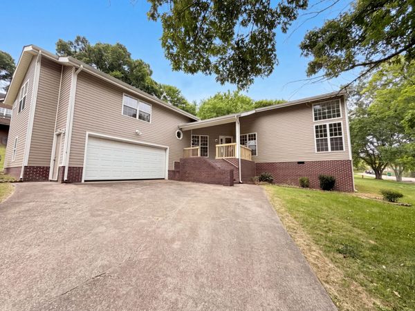 2011 Wild Cherry Dr, Lewisburg, TN 37091