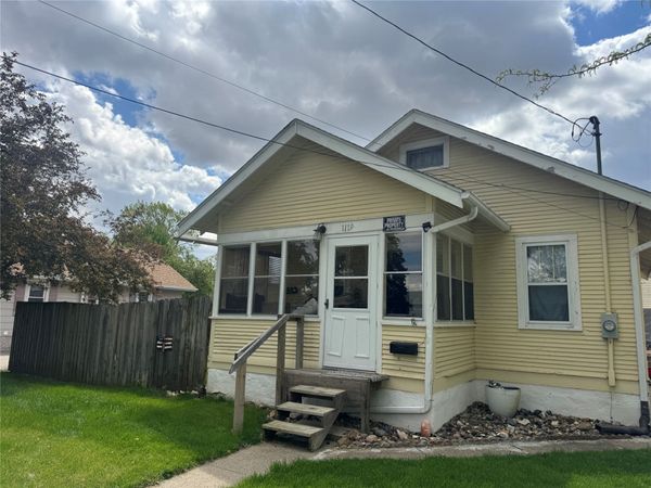 1119 N 4th Avenue E, Newton, IA 50208