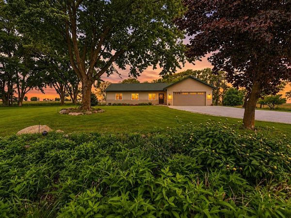 25723 650th Avenue, Nevada, IA 50201