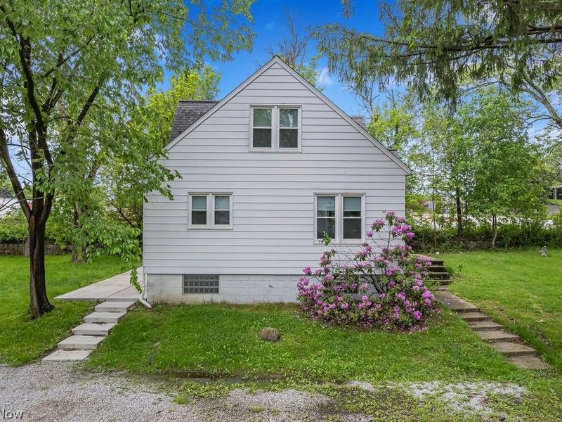 86 Southeast Avenue, Tallmadge, OH 44278 Photo 3