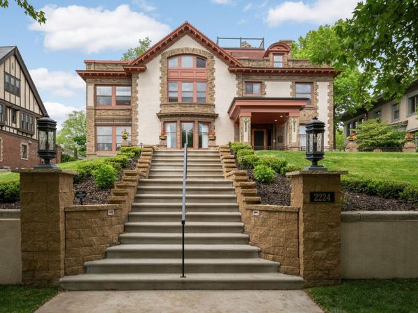 2224 W Lake Of The Isles Parkway, Minneapolis, MN 55405
