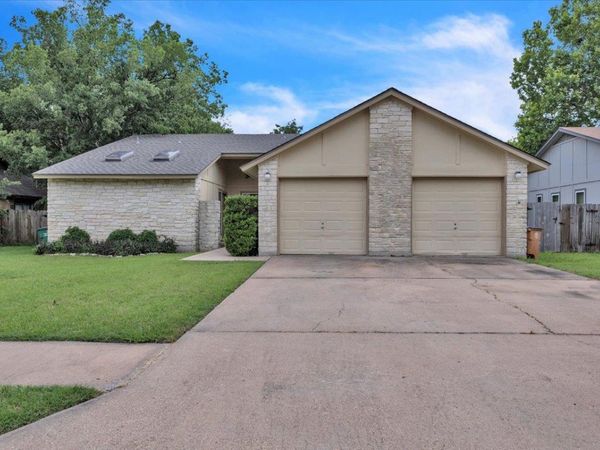 8713 Pineridge DR, Austin, TX 78729