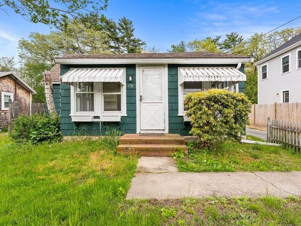 170 Wareham Rd, Marion, MA 02738