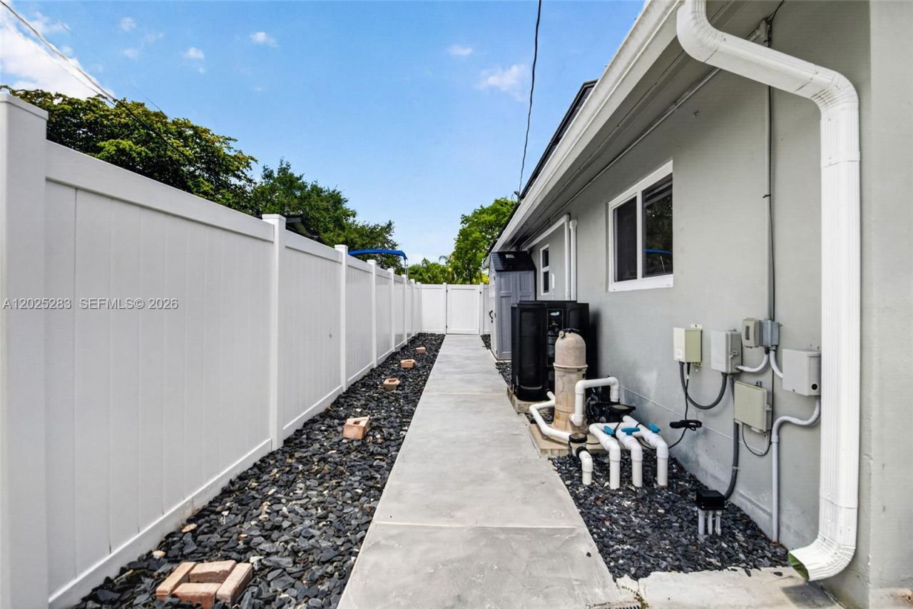 410 SW 55th Ave, Plantation, FL 33317 Photo