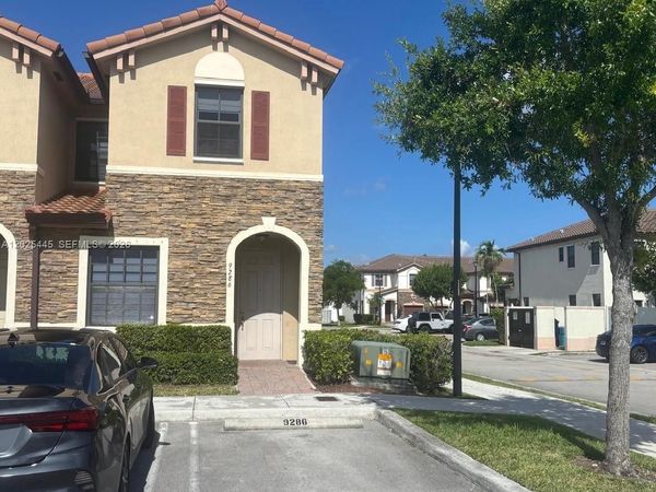 9286 W 33rd Ln , Hialeah, FL 33018