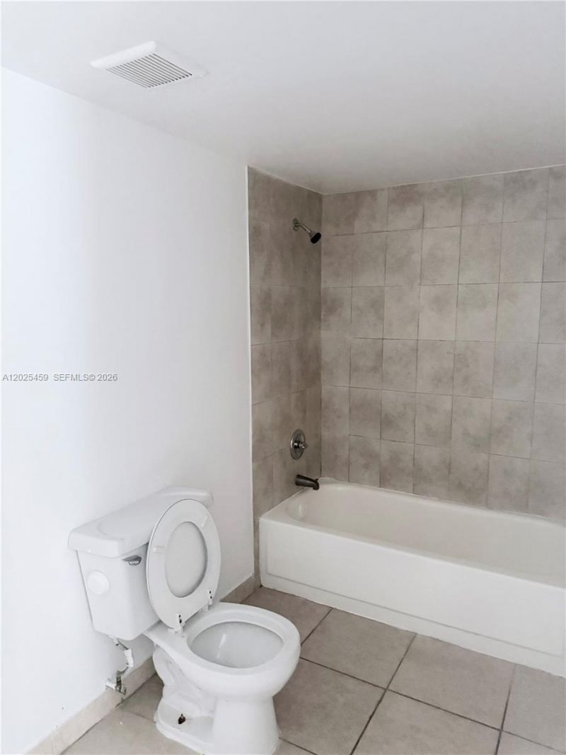 615 NW 177th St , Unit 104, Miami Gardens, FL 33169 Photo
