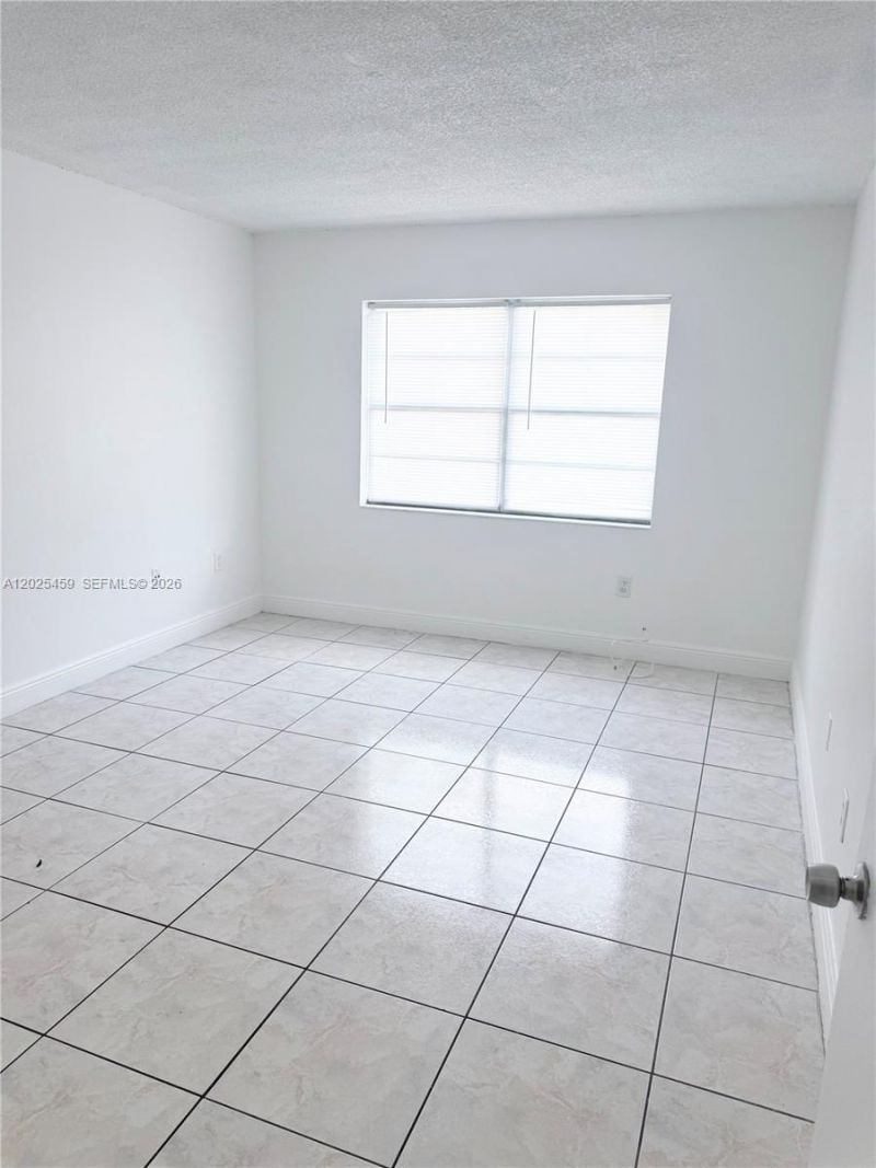615 NW 177th St , Unit 104, Miami Gardens, FL 33169 Photo