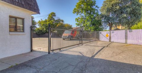 3039 El Camino Ave, Sacramento, CA 95821 Photo