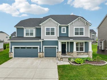 53217 Bay Laurel Lane, South Lyon, MI 48178