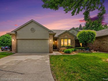 4432 Thornwood Court, Warren, MI 48092