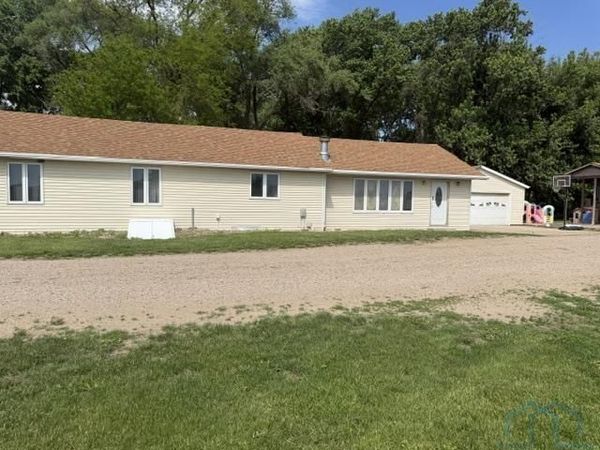 46152 313th Street, Vermillion, SD 57069