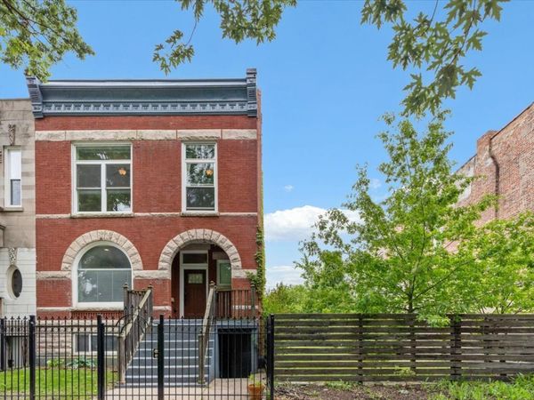 3221 W Fulton Boulevard , Chicago, IL 60624