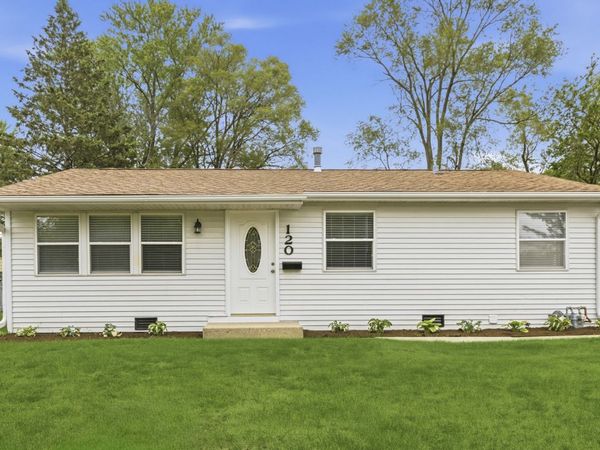 120 Adobe Circle , Carpentersville, IL 60110