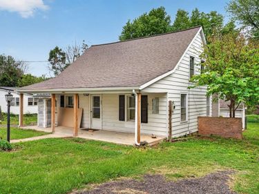 16863 E PROSPECT AVE, ELKTON, VA 22827