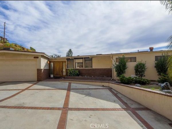 1300 Paseo Redondo, Burbank, CA 91501