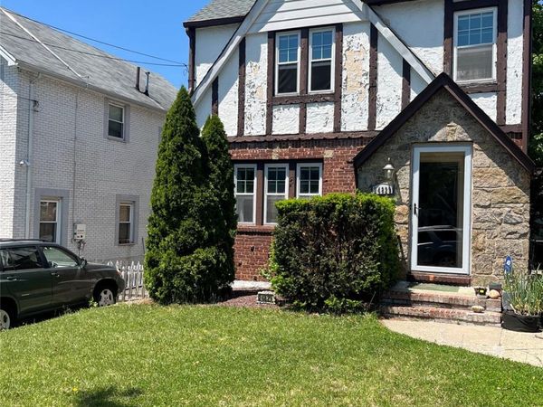 24829 Cambria Avenue , Little Neck, NY 11362