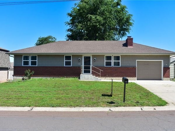 329 W Slater Street, Marshall, MO 65340