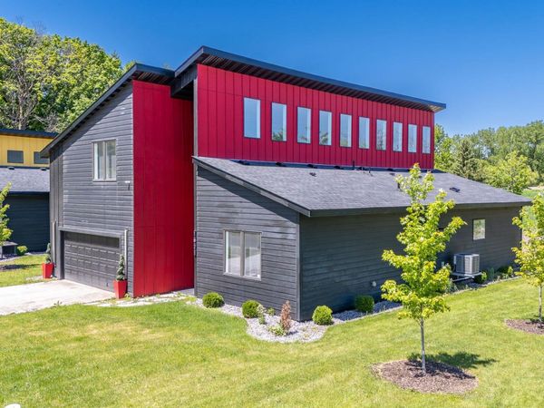 1021 Gardner Street E, Wayzata, MN 55391