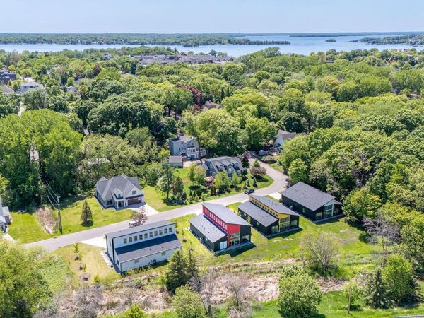 1021 Gardner Street E, Wayzata, MN 55391