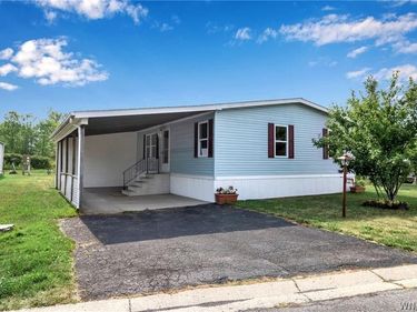 1227 Parkwood Drive, Lockport, NY 14094