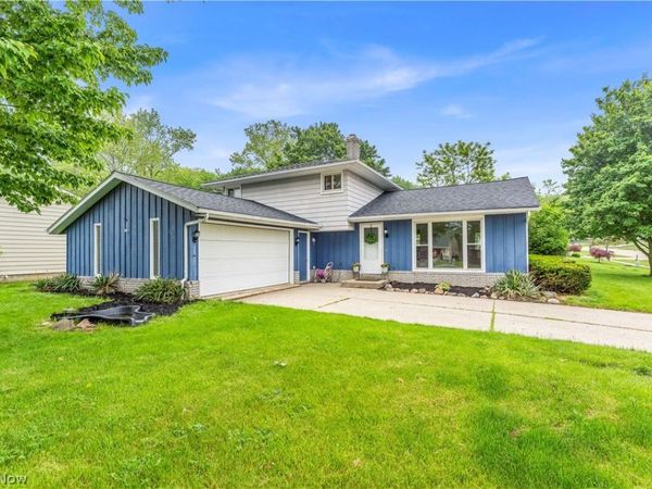 891 Pepperwood Drive , Brunswick, OH 44212