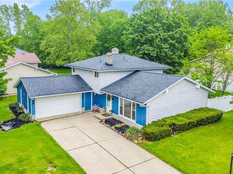 891 Pepperwood Drive, Brunswick, OH 44212 Photo 2