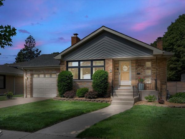 10118 S Turner Avenue , Evergreen Park, IL 60805