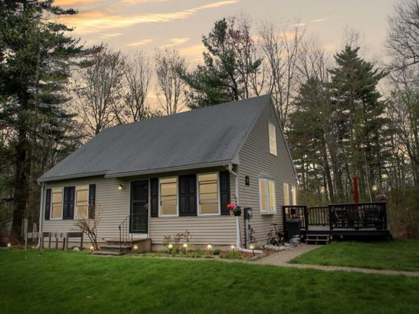 30 Stone Post Circle, Raymond, NH 03077