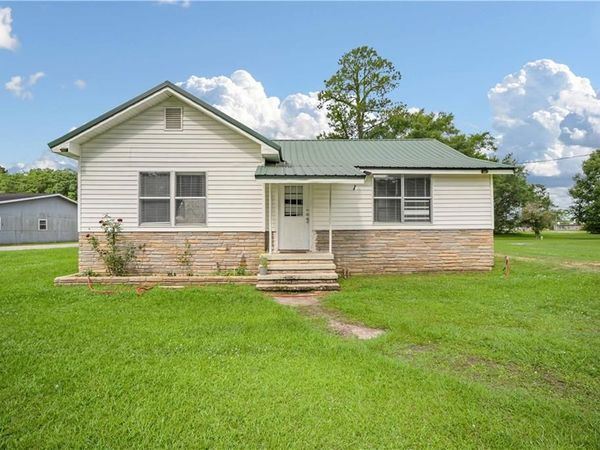14240 S Wintzell Avenue , Bayou La Batre, AL 36509