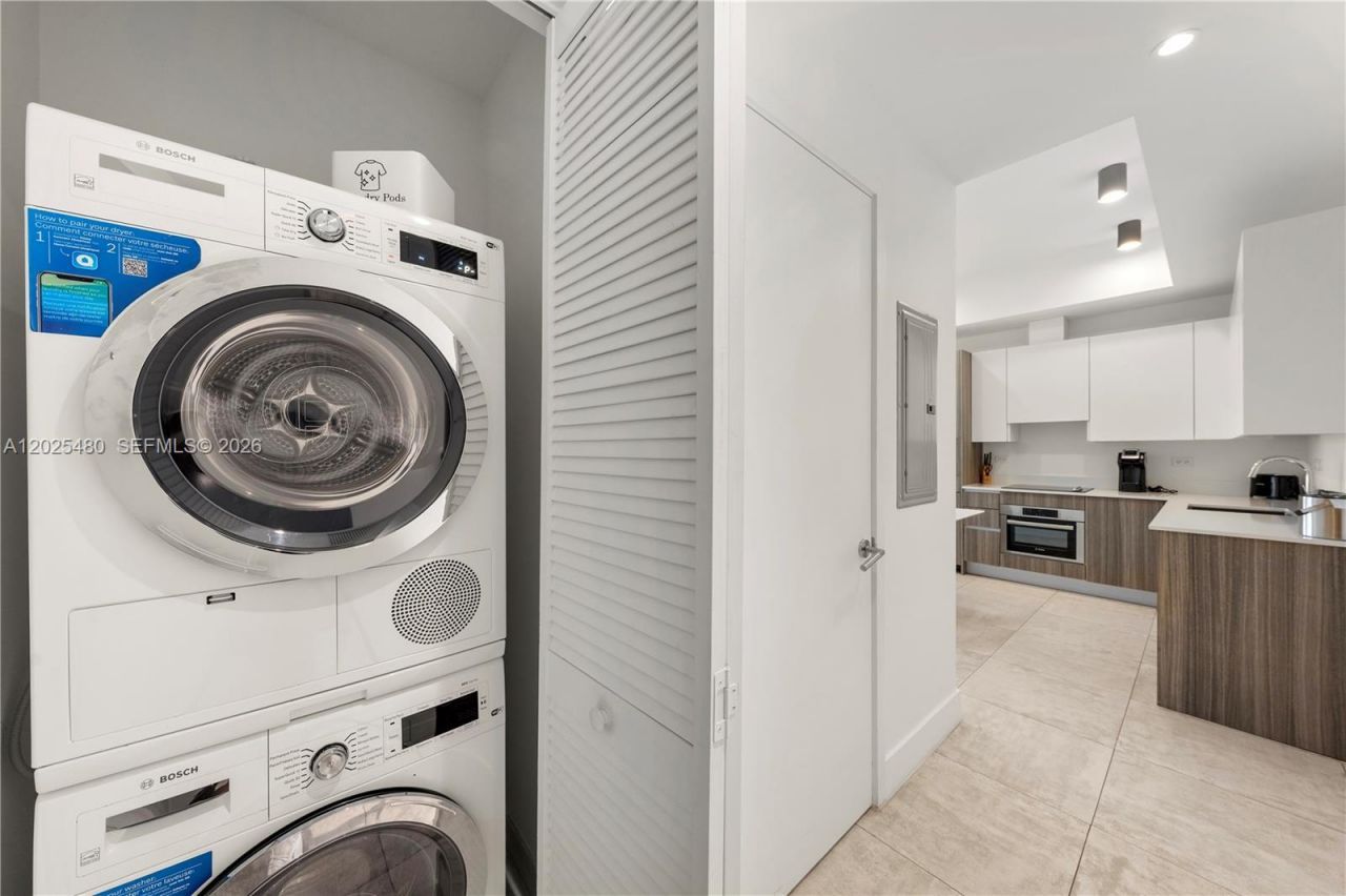 239 SW 9th St , Unit 1202, Miami, FL 33130 Photo