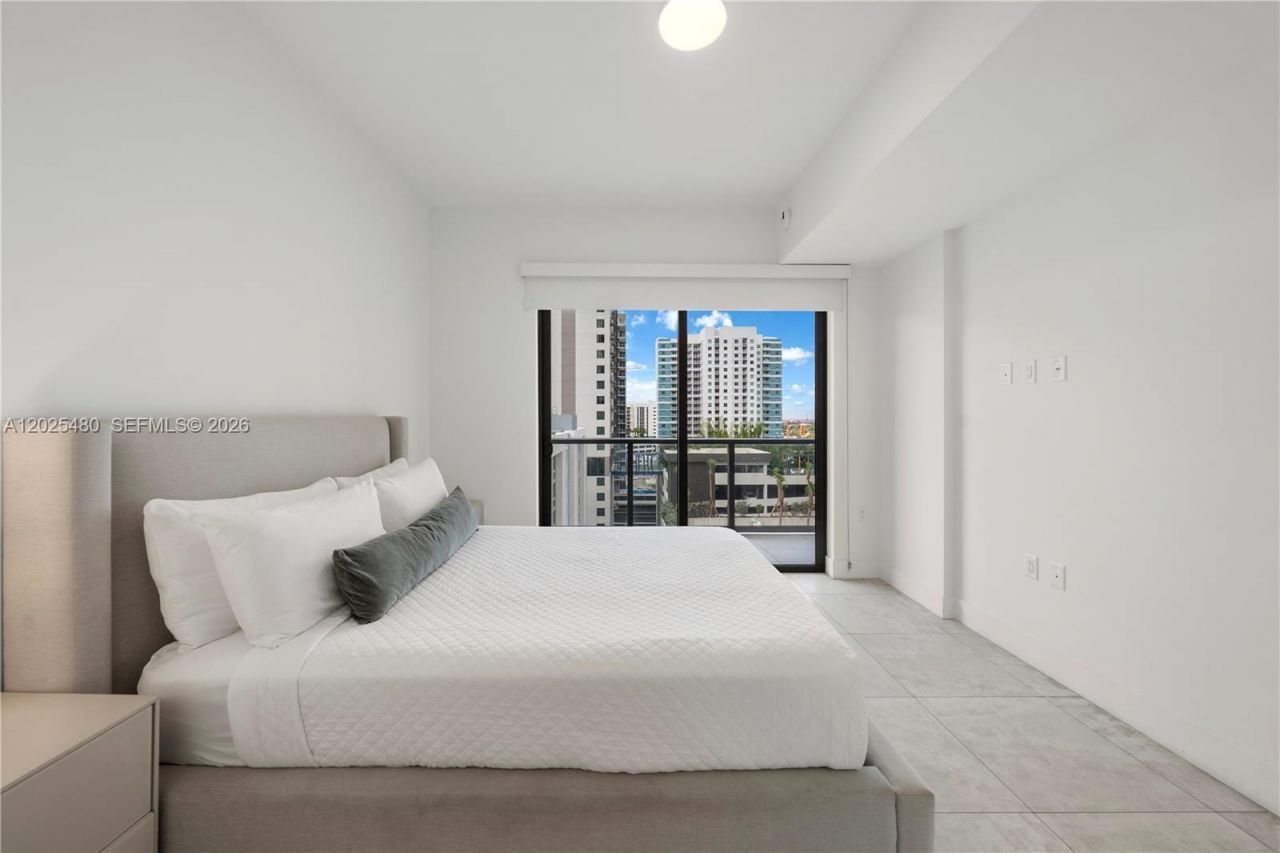 239 SW 9th St , Unit 1202, Miami, FL 33130 Photo