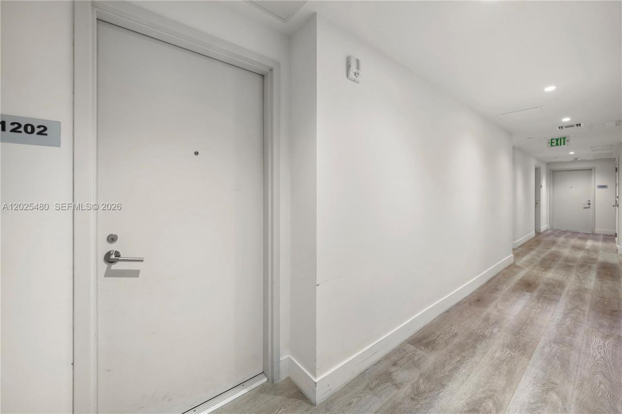 239 SW 9th St , Unit 1202, Miami, FL 33130 Photo