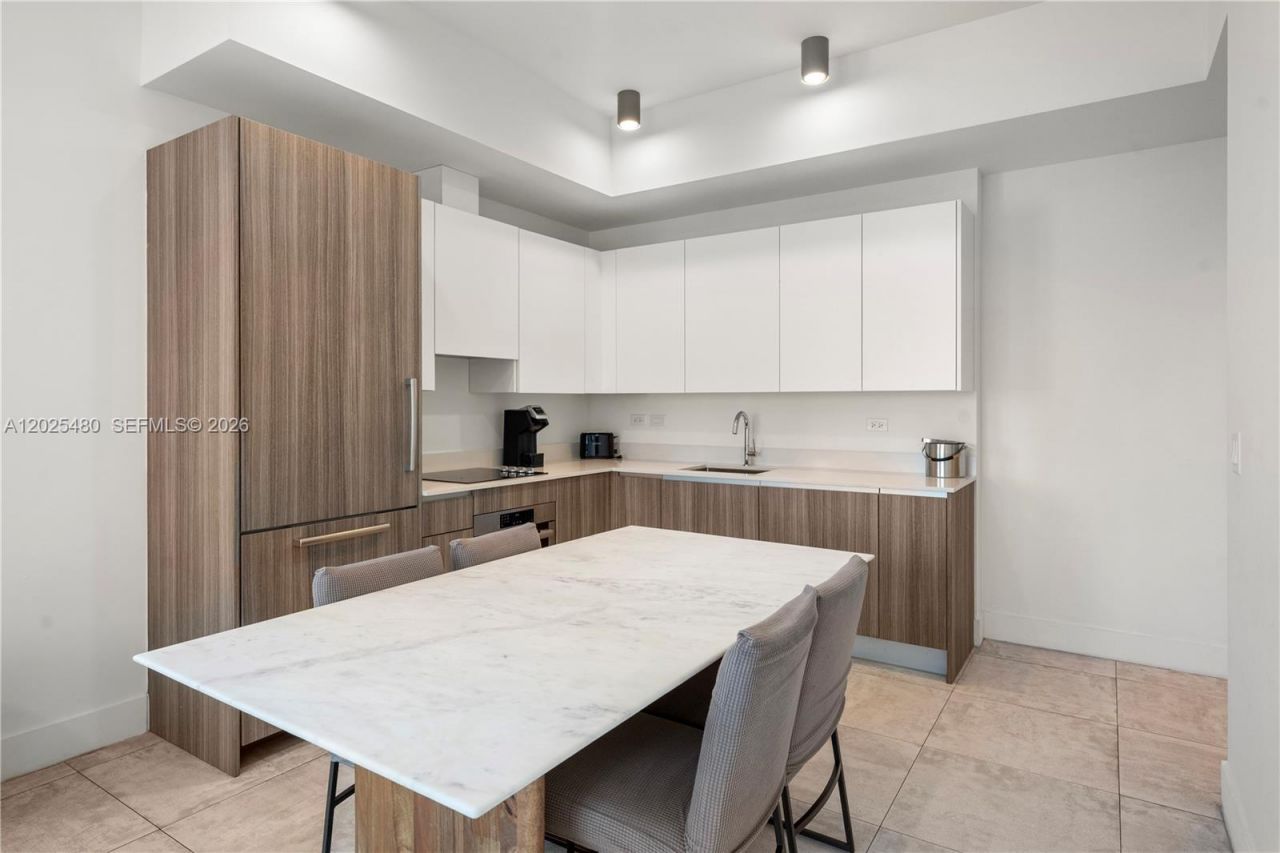 239 SW 9th St , Unit 1202, Miami, FL 33130 Photo