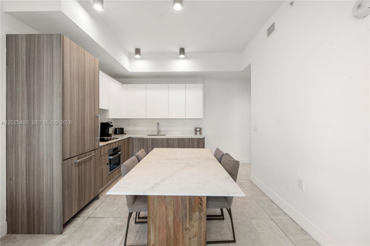 239 SW 9th St , Unit 1202, Miami, FL 33130 Photo